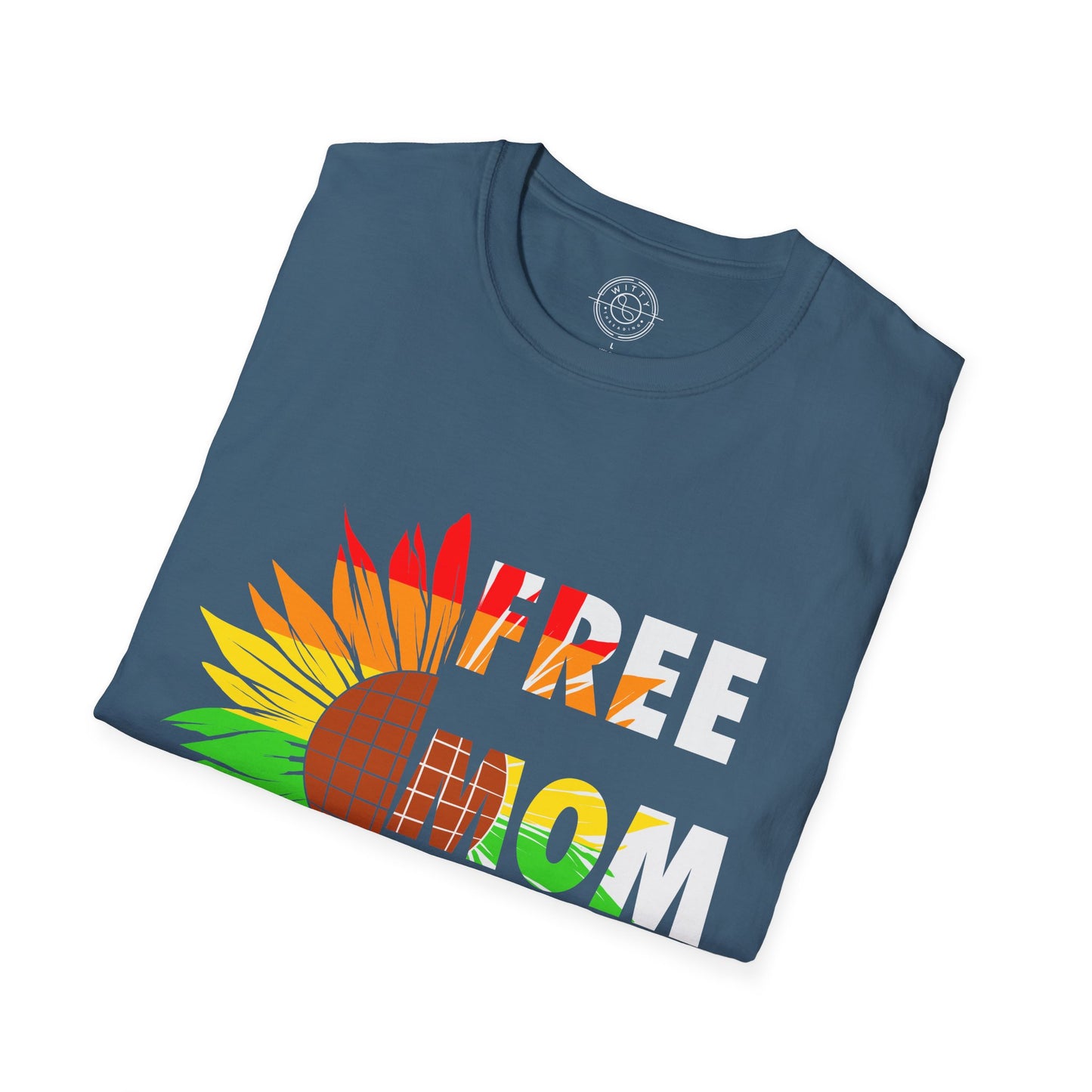 Free Mom Hugs - T-Shirt