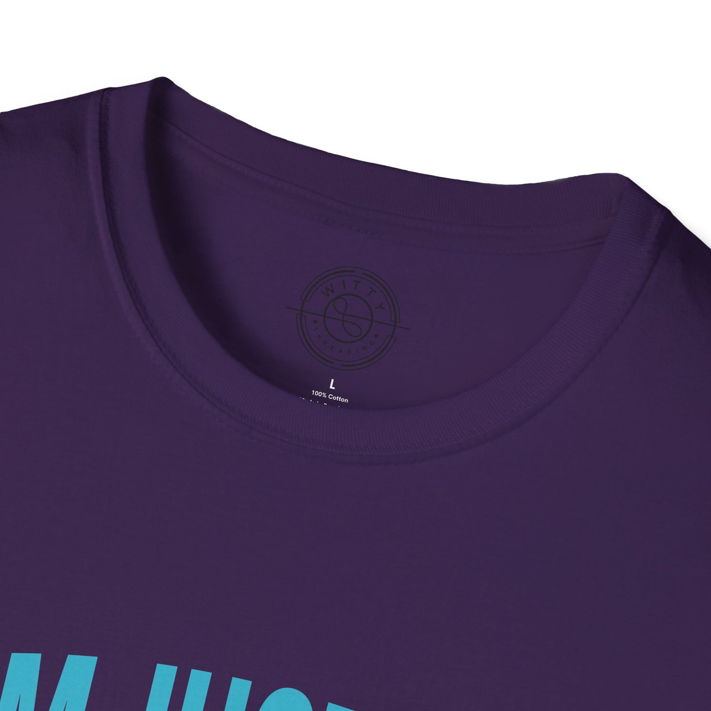 I'm Just an Introvert Enjoying my Lonliness - T-Shirt