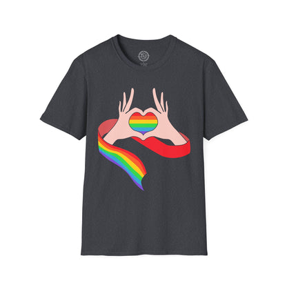 Love is Love - T-Shirt