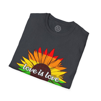 Love is Love - T-Shirt