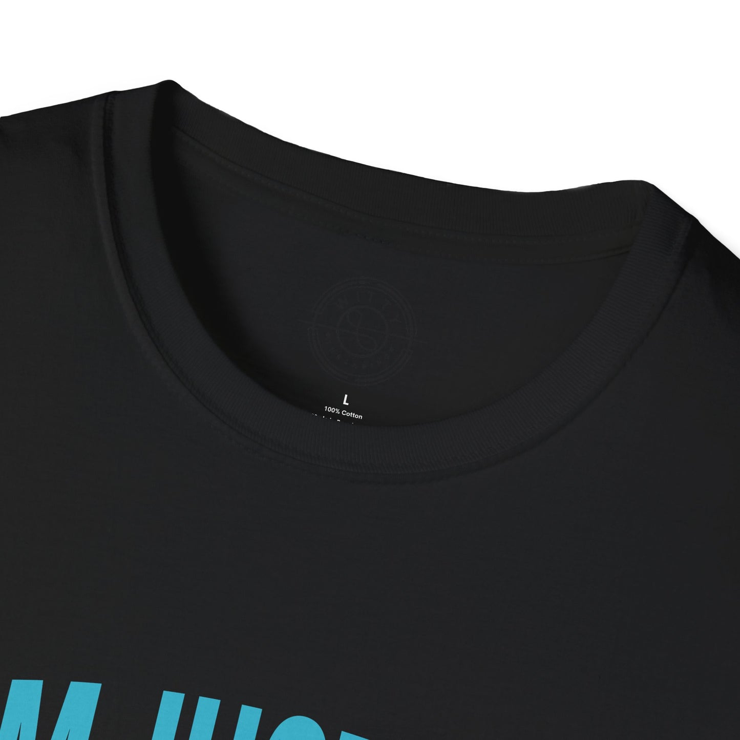 I'm Just an Introvert Enjoying my Lonliness - T-Shirt
